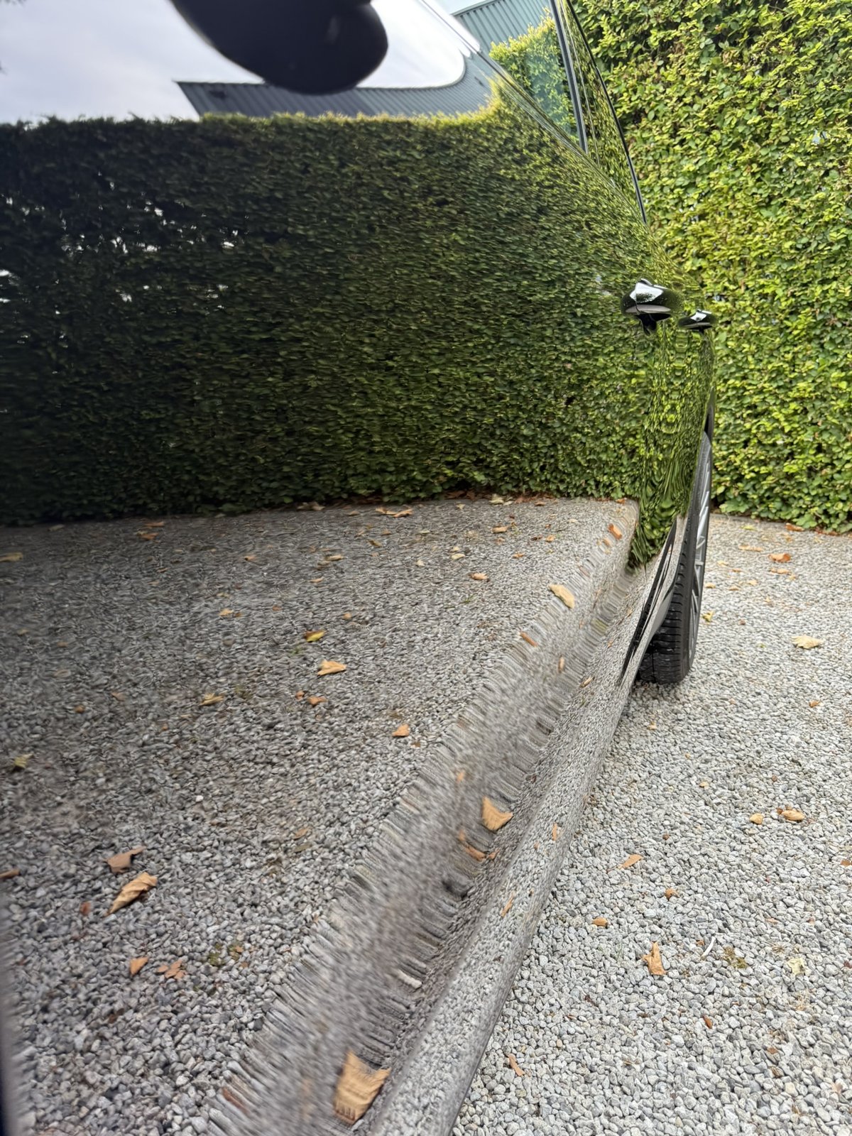 Diepe glans na coating, de lak spiegelt de omgeving als een glasplaat
